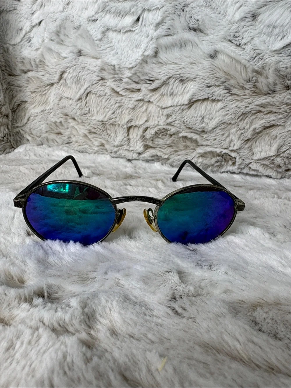 Round Mirrored Sunglasses - Blue/Green Lenses by Aiwan